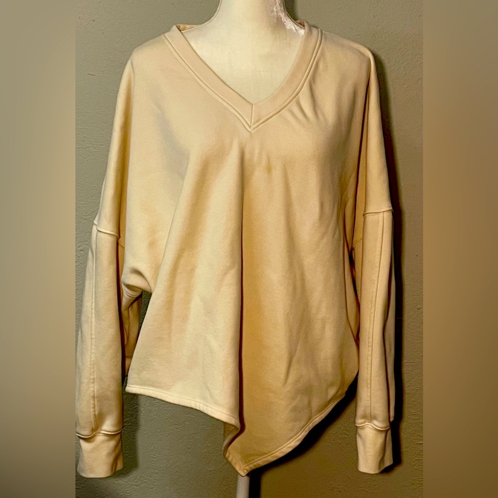 Fabletics powder yellow, handkerchief hem sweatshirt with dolman sleeves. XXL